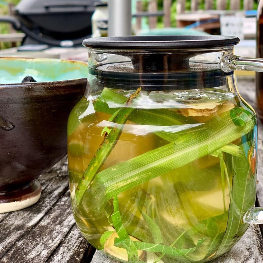 fresh lemongrass ginger tea